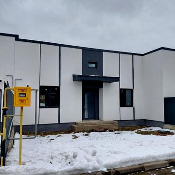 Чорновола, 2Б