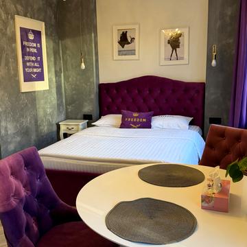 Велика Васильківська вул. (Червоноармійська), 71