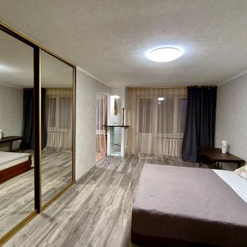 Верховної Ради бульв., 29