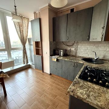 Велика Кільцева вул., (Будинок 1)