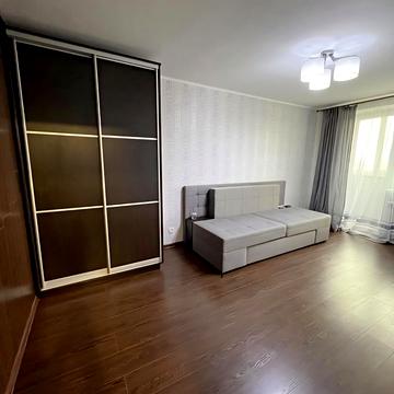 Леся Сердюка вул. (Командарма Корка), 4