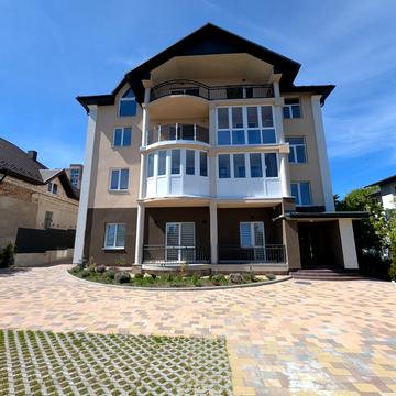 Безкоровайного вул., (Будинок)