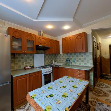 Пасічна вул., 77