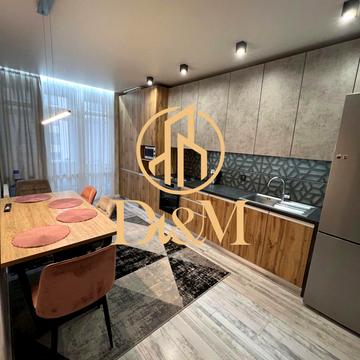 Юнацька вул., 8