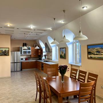 Князів Острозьких вул. (Московська), 29-Б