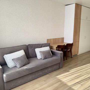 Залізнична вул., 32