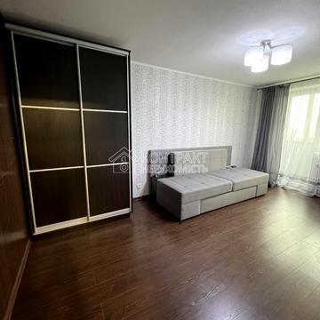 Леся Сердюка вул. (Командарма Корка), 4