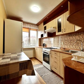 Джорджа Вашингтона вул. (Батальна), 13