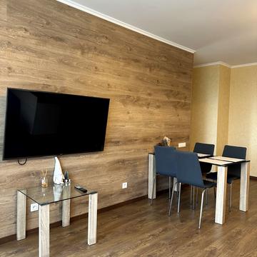 Анатолія Петрицького вул., 19