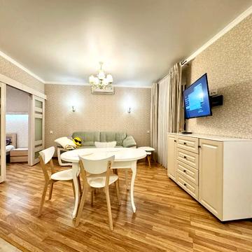 Левка Лукяненка вул. (Василя Жуковського), 16, 18, 20, 24