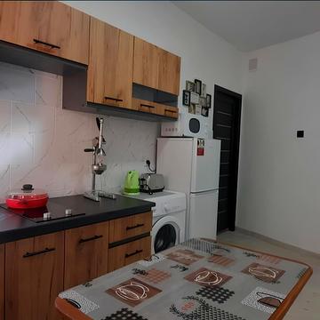 Євгена Гладишевського вул., 10