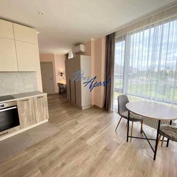 Академіка Заболотного вул., 1-Б