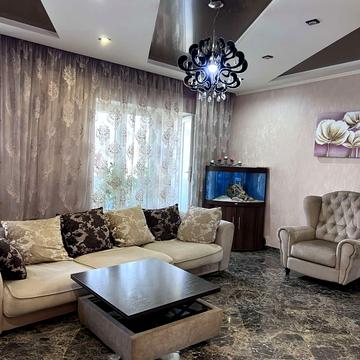 Соборний просп. (Леніна), 93