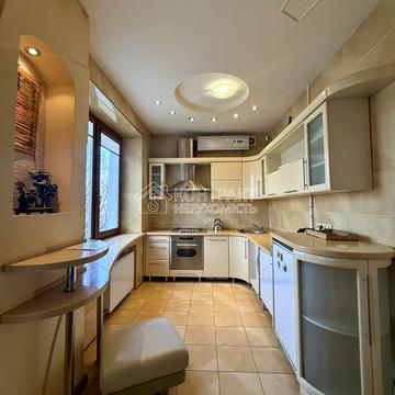 Героїв Харкова просп. (Московський), 202