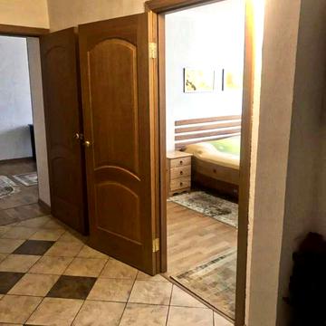 Центральна вул., 2