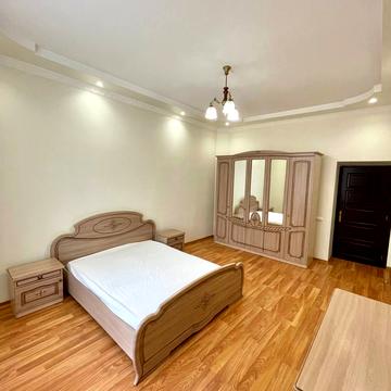 Братів Міхновських вул. (Московська), 26