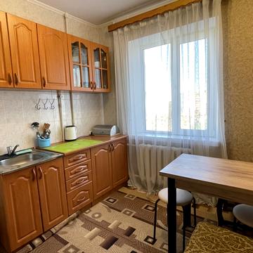 Молодіжна, 42