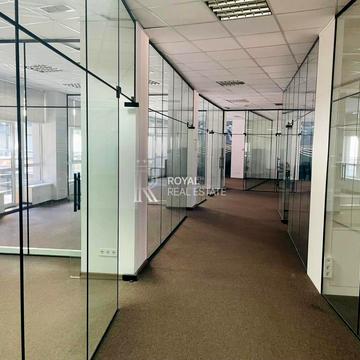 вул. Коновальця Євгена, 36