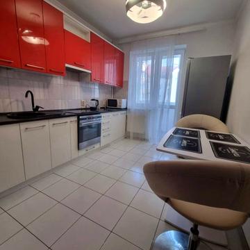 Джона Ленона вул., 37