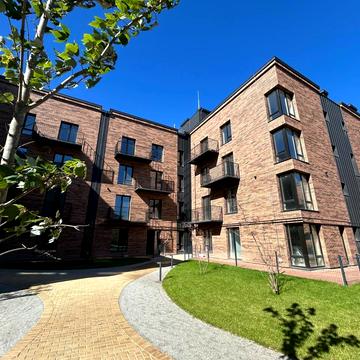 24 Серпня вул., 32