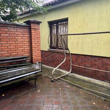 Підгаєцька вул., 16