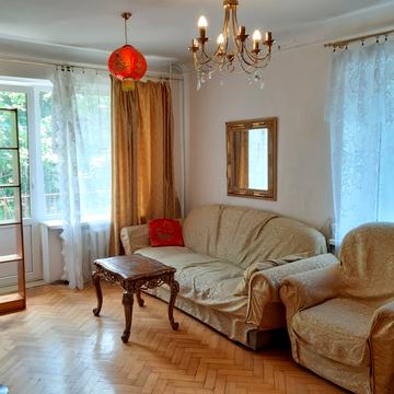 Миколи Міхновського бульв. (Дружби народів), 8