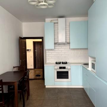 Практична вул., 4