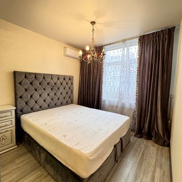 Анни Ахматової вул., 22