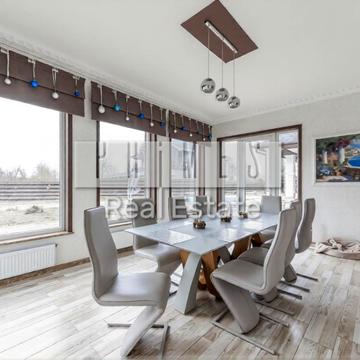 Жовтнева вул.