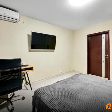 Червоної Калини просп. (Володимира Маяковського), 22