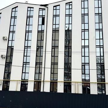 Нова Виноградна вул., 2