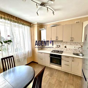 Миру вул., 11