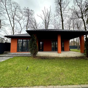 Захисників України вул. (Вокзальна)