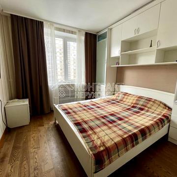 Перемоги просп., 74г