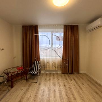 Героїв Небесної Сотні просп., 16/6