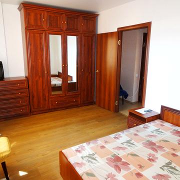 Торгова вул., 13