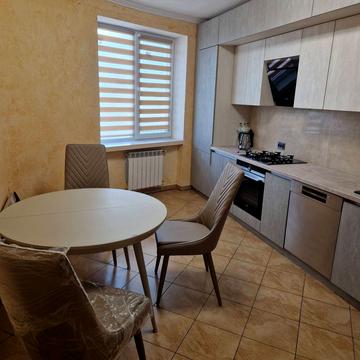 Кравчука вул., 42а