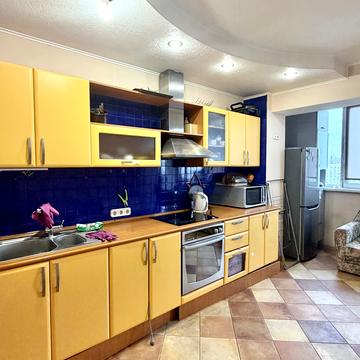 Миколи Ушакова вул., 14-А