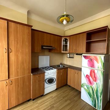 Івана Вишенського вул., 27