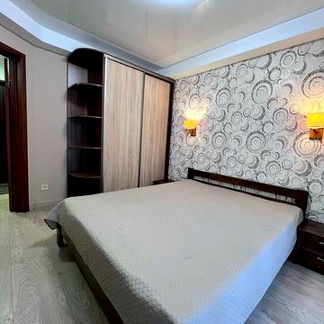 Ореста Левицького вул. (Академіка Курчатова), 22