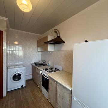 Соборності просп., 37а