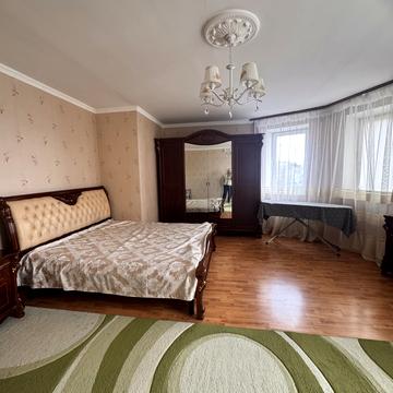 Тополина вул., 12