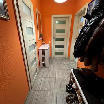 Володимира Івасюка вул., (Будинок)