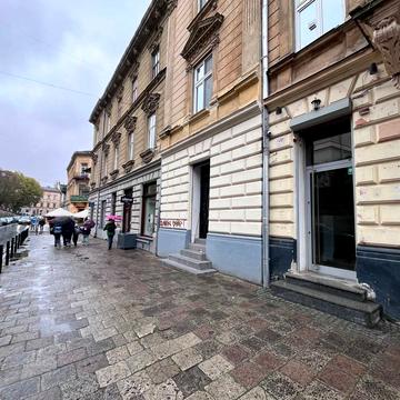 Михайла Грушевського вул., 13