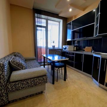 Гвардійців-Широнінців вул., 33