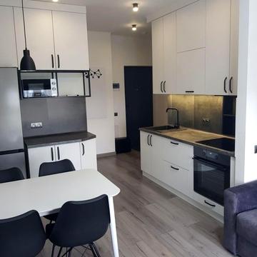 Камянська вул. (Дніпродзержинська), 128