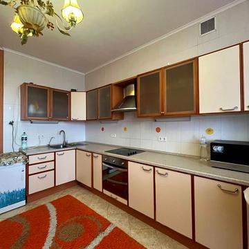 Пішонівська вул., 24/2