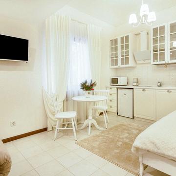 Театральний пров. (Чайковського), 12