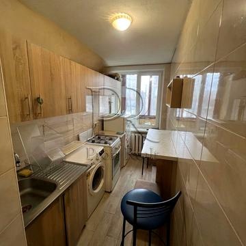 Павла Тичини просп., 5/1