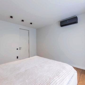 Предславинська вул., 44